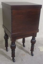 Unusual wine cellaret