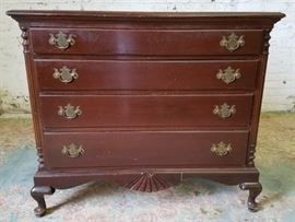 Queen Anne bachelor chest