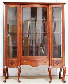 Nice Queen Anne china cabinet