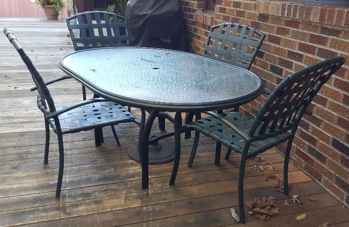 Oval Patio Table with Chairs