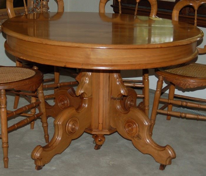 Antique Maple Pedestal Table