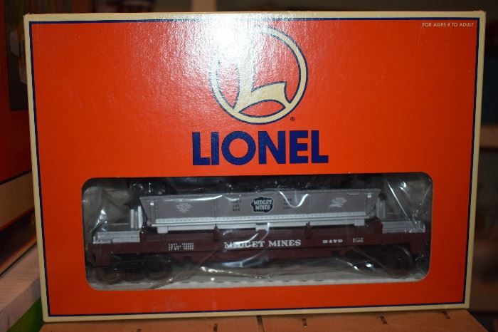 Vintage Lionel Train Set complete with Operating Ferris Wheel and many other Accessories all in Original Boxes! "A Wonderful Christmas Present It Will Be!!!"