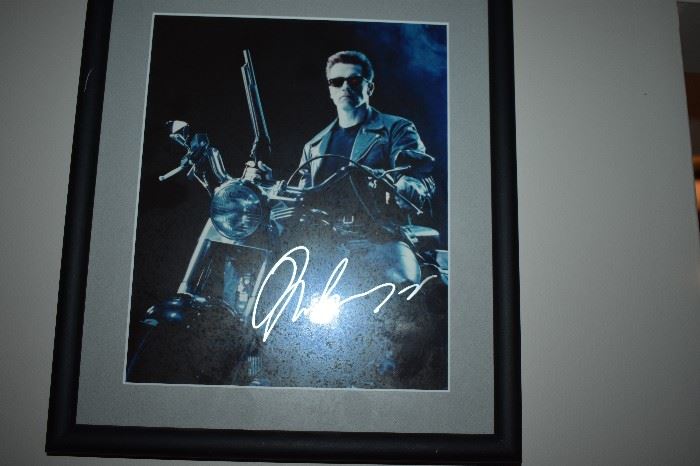 Autographed Photo of Arnold Schwarzenegger 