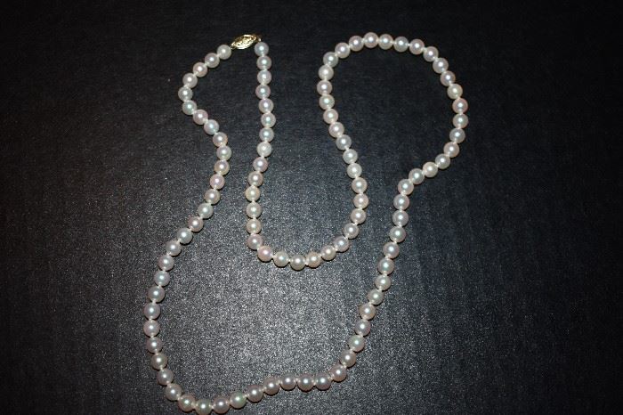 Beautiful Pearl Necklace - 6. to 6.5mm diameter pearls 24" 