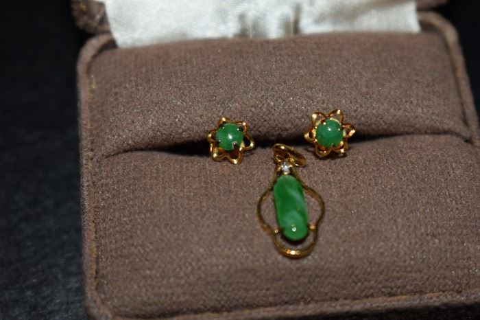 Earrings and Green Stone Pendant marked 14K