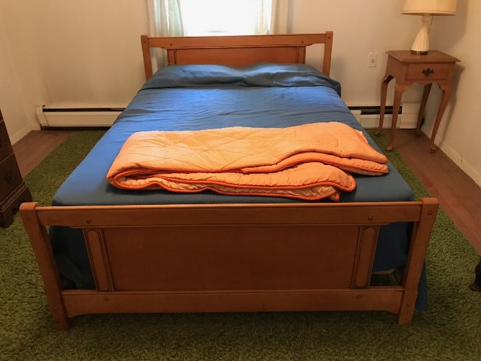 Full bed with mattress set $100