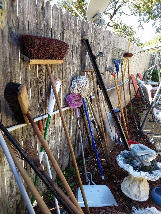 Outdoor yard tools