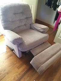 #28 Lane recliner beige $125.00