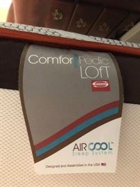 #30 bed Comfort pedic Loft air cool sleep system, queen Mat & box $200.00