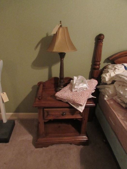 Side table, set of matching lamps