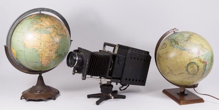 Lot 14: Vintage Eye Projector & 2 Vintage Globes