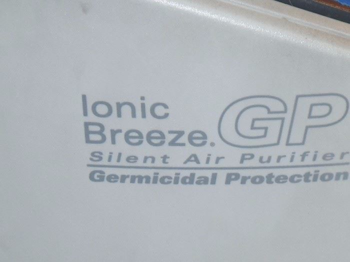 Ionic Breeze Silent Air Purifier