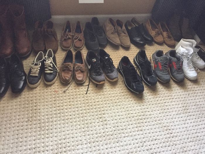 Tons of men's shoes 