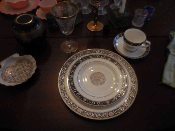 Wedgewood, Runnymeade 4 Piece Place Setting
