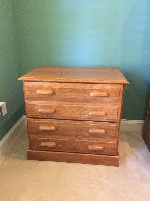 Oak 2 drawer filing cabinet 