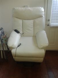 LEATHER LIFT CHAIR