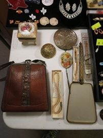 Cute 1930s Meeker Made Leather Purse.  It's in great shape! Best one I've seen.  