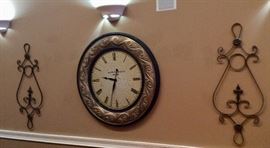 Clocks & Wall Hangings