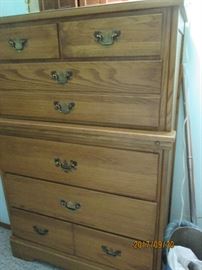 Retro Chest in Bedroom. Need help to move, no assistance available