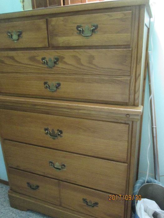 Retro Chest in Bedroom. Need help to move, no assistance available