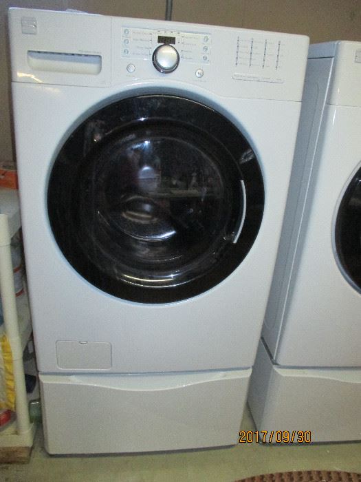 Maytag Front Loading Washer on Pedalstal,  MUST HAVE HELP TO MOVE