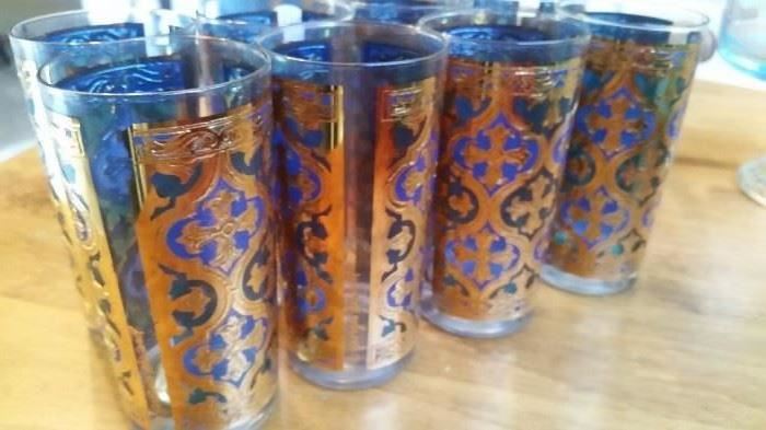 Mid Century Set of glassware
$35!