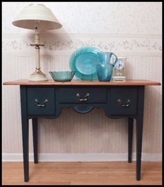  Table, lamp, clock and glassware