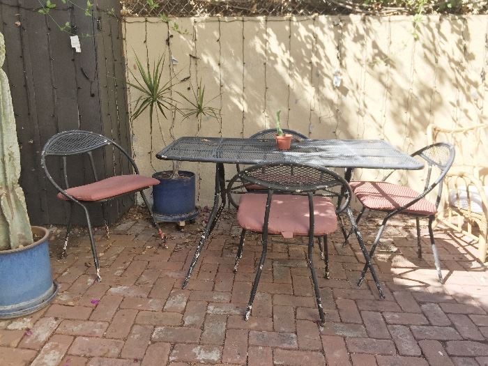 Vintage Rid-jid by Salterini outdoor table + 4 chairs