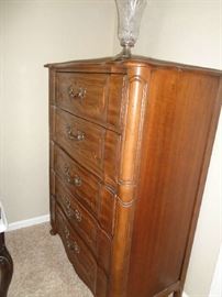 chest of drawers