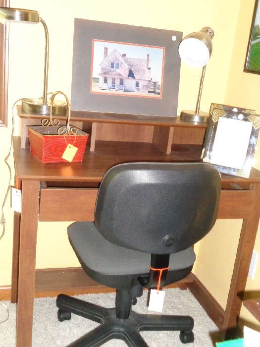 small desk & office chair