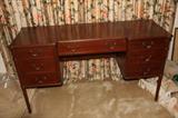 Dressing Vanity. Mirror Pulls up from the Middle