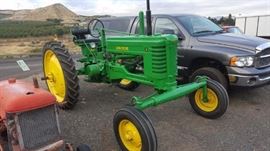 JOHN DEERE TRACTOR