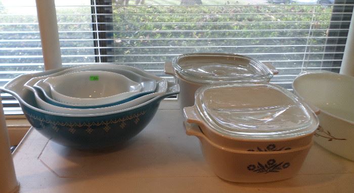 vintage 4 mixing bowl set & some Corningware - the set of mixing bowls has a new home but there's still some vintage Corningware left for you to take home!