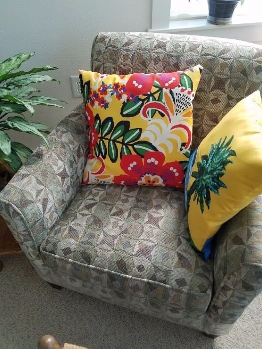 Contemporary Chair - Decorator Pillows