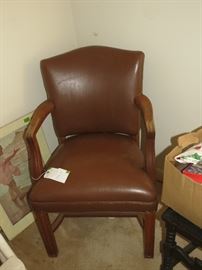 VINTAGE OFFICE CHAIR.