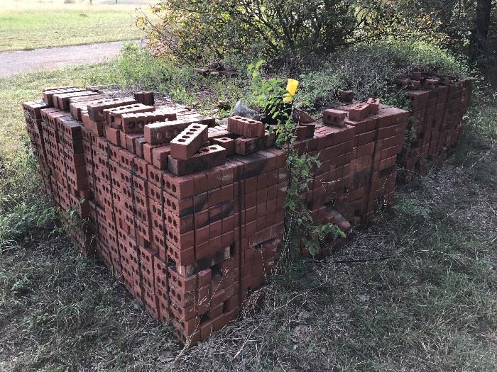4 Pallets of Bricks