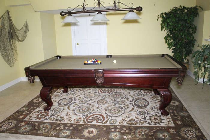 8' Billiard table with Leather Pockets!