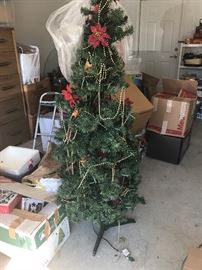 Garage - Christmas tree & other Christmas not unpacked yet
