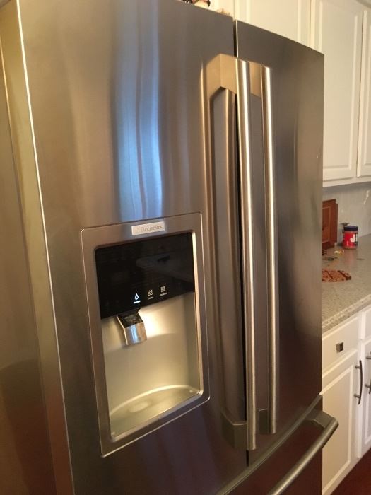 Electrolux Refrigerator/ Freezer 