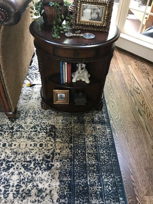 Round End Table with 3 Drawers