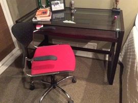 Contemporary desk & chair