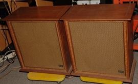 PAIR OF Wharfedale W70D  four-way system, beautiful wood, great sound, heavy sand-filled backs
