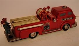 VINTAGE 60's JAPANESE TIN FIRE TRUCK 