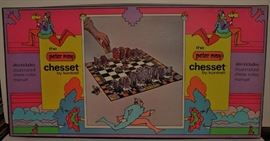 MINT PETER MAX CHESSET [CHESS SET] 