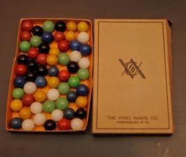 BOX OF AGATE MARBLES 