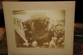 RARE UNPUBLISHED TEDDY ROOSEVELT LARGE FORMAT PHOTOGRAPH 1896 LANSING SPEAKING FROM RAILROAD CAR PLATFORM ID ON BACK 