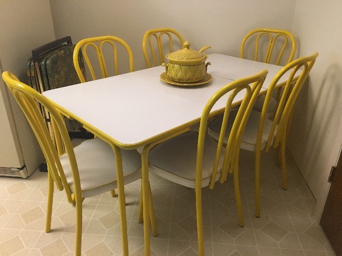 This is just the cutest vintage dining set we have ever seen!