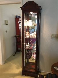 Nice Howard Miller Curio cabinet. 