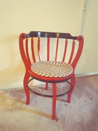 Barrel-Chair