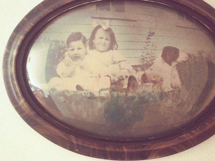 Antique Oval Picture (relatives)